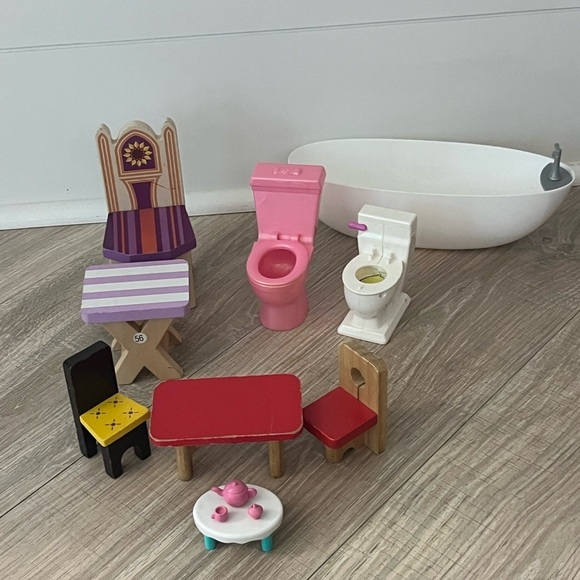 Other - Dollhouse Furniture bundle